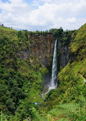 Portrait shot of Sipiso-piso Waterfall (Air Terjun Sipiso-piso)