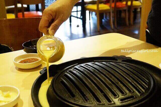 Grilled egg in the making