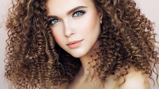 How to Choose and Use Texturizing and Thickening Mousse